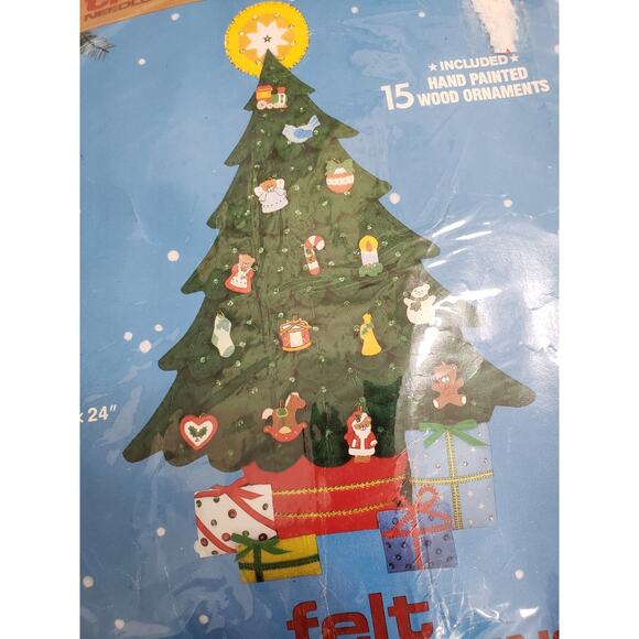 TITLE‎ NEEDLECRAFT FELT WALL HANGING CHRISTMAS TREE WITH ORNAMENTS 15”x24” - Picture 2 of 3